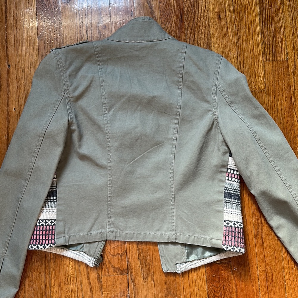 Unique Jacket ! - image 5